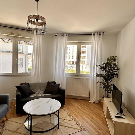 Villeurbanne • T2 Fraternite • Hostisy ภายนอก รูปภาพ