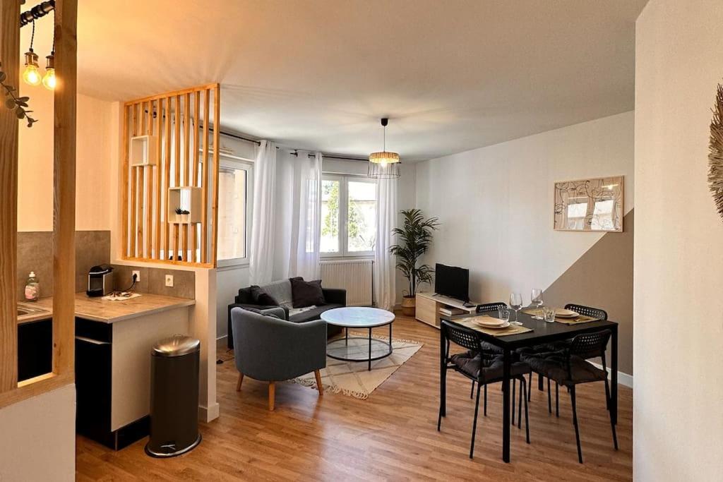 Villeurbanne • T2 Fraternite • Hostisy ภายนอก รูปภาพ