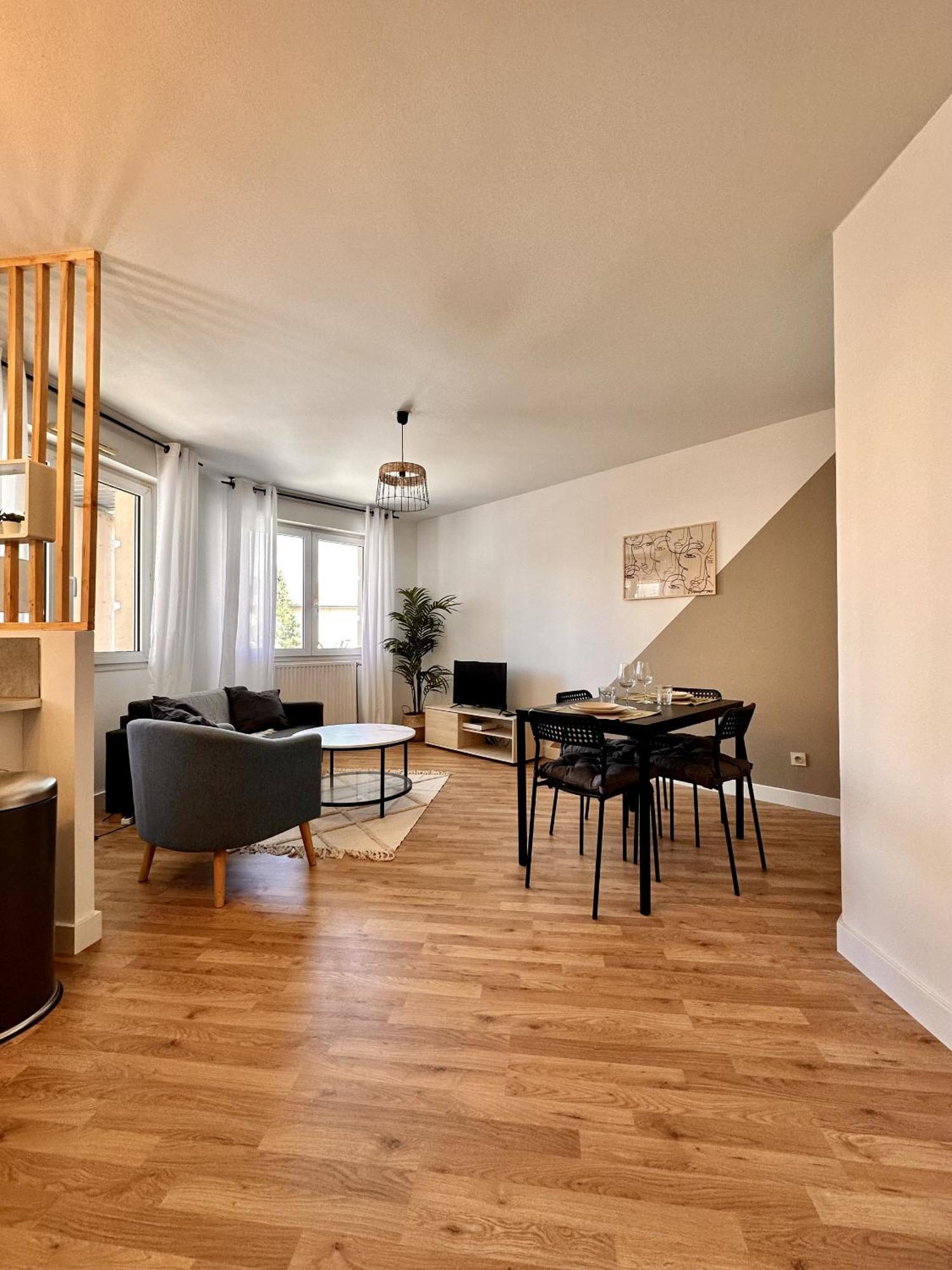 Villeurbanne • T2 Fraternite • Hostisy ภายนอก รูปภาพ